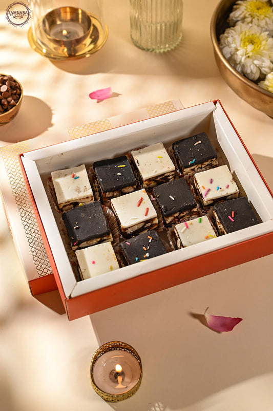 Jugalbandhi Chikki - Black & White Chocolate Dry Fruit Punch